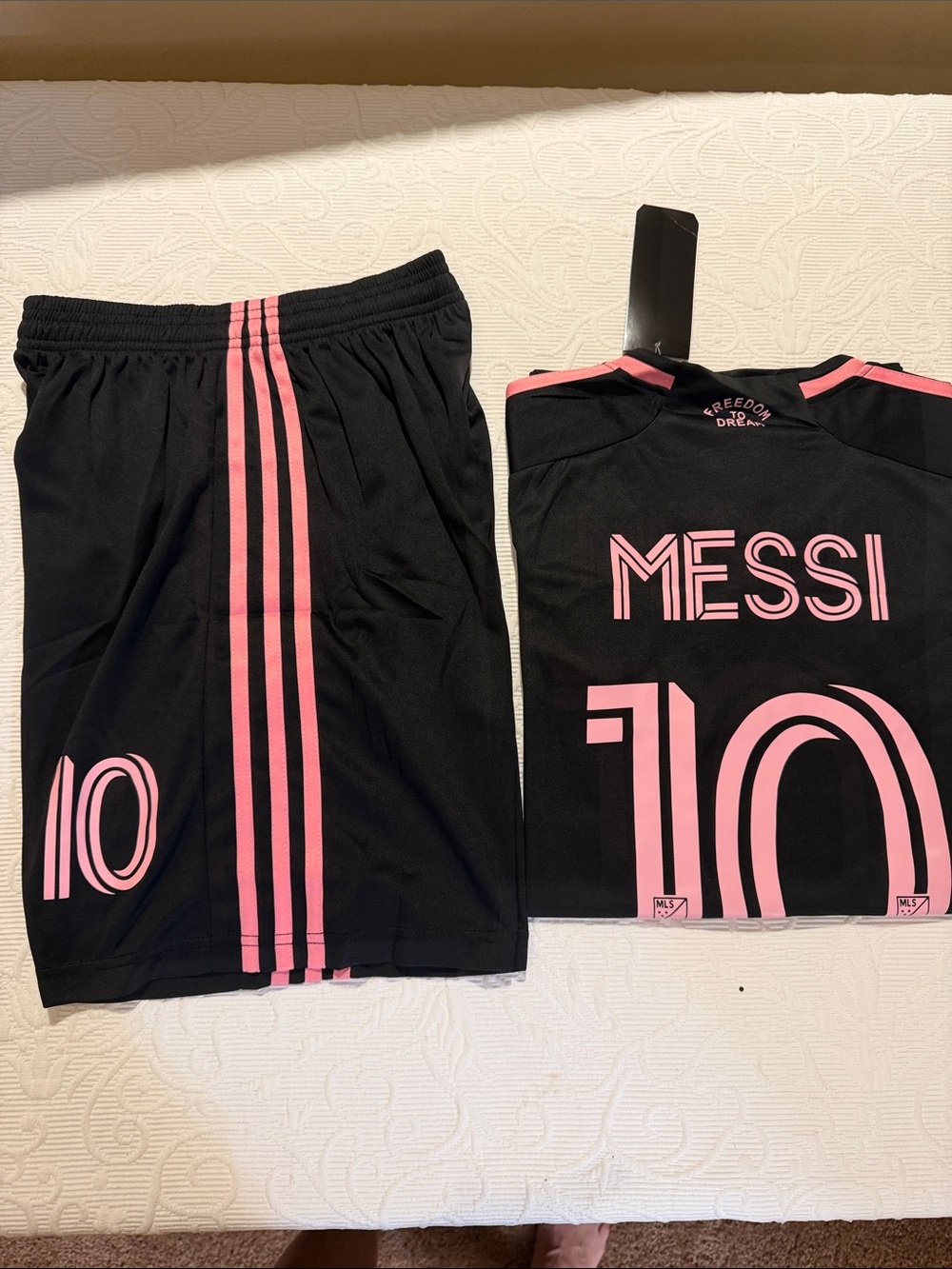 miami Messi Kids Soccer Jersey and Shorts - Messi #10 boys Large NWT
